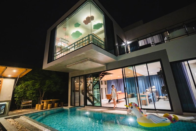 Holiday Sunset Private Pool Villa, Hua Hin, Thailand