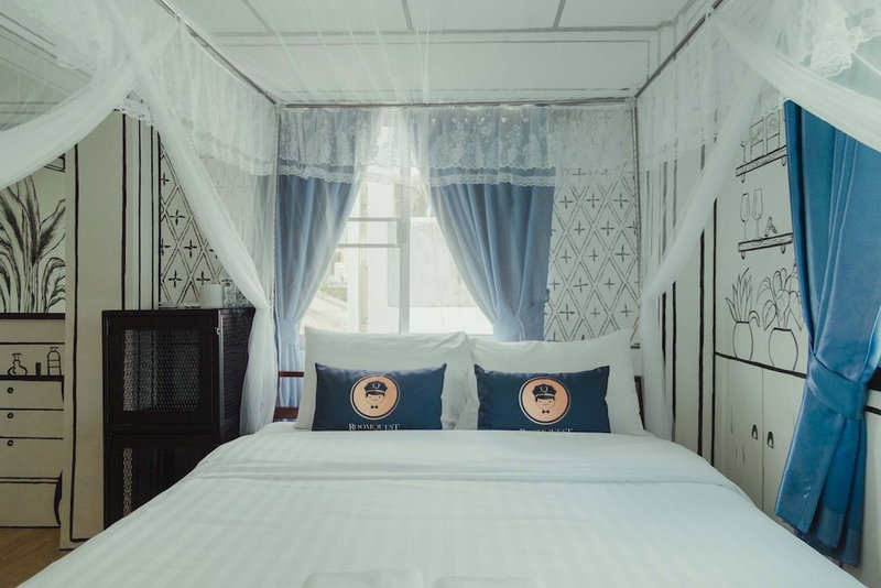 RoomQuest Chiang Mai Tha Phae, Chiang Mai, Thailand