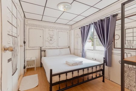 RoomQuest Chiang Mai Tha Phae, Chiang Mai, Thailand