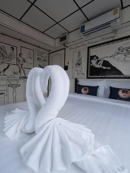 RoomQuest Chiang Mai Tha Phae, Chiang Mai, Thailand