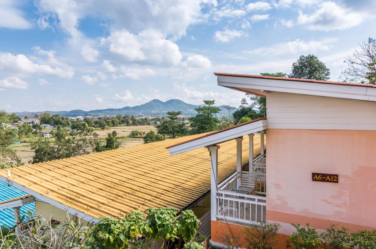 ChiangRai Lake Hill, Thailand