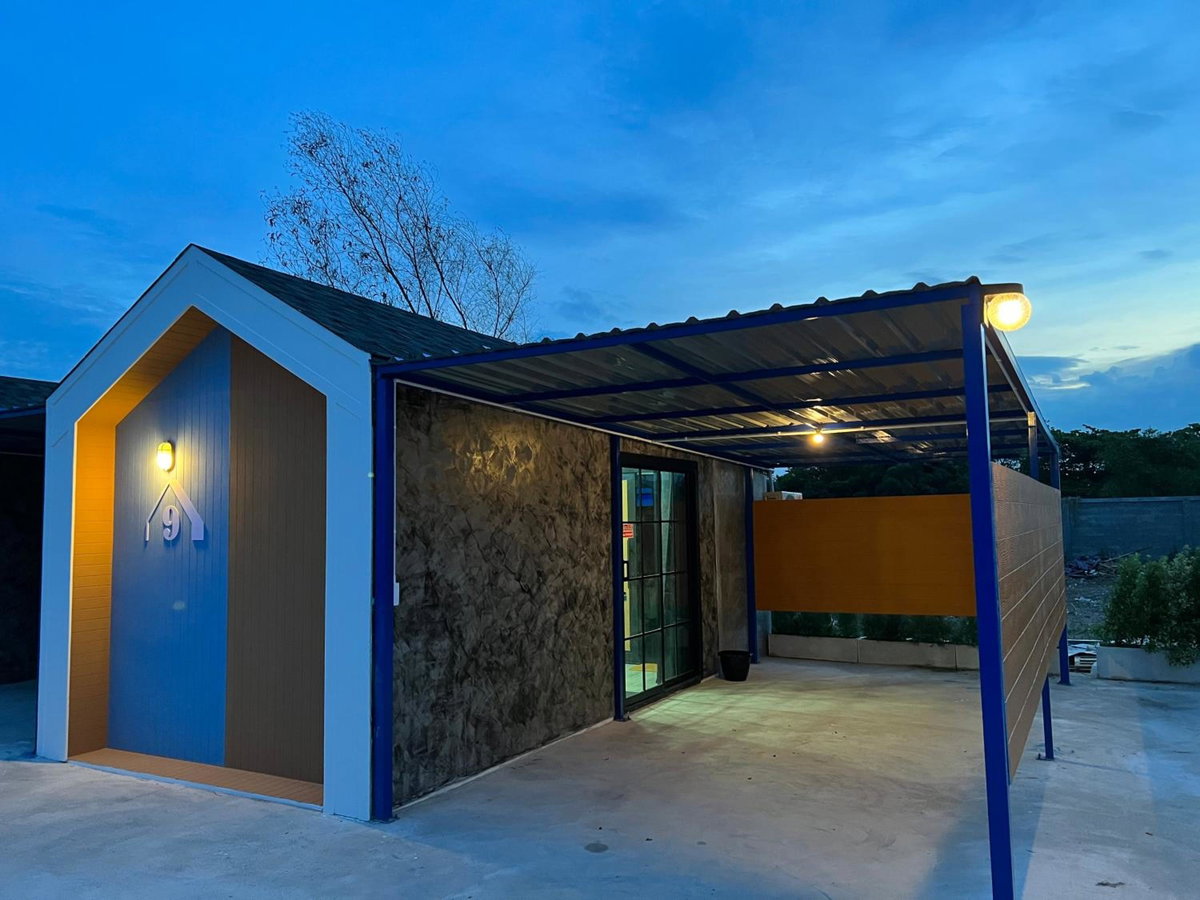 Chics Resort ชิคส์รีสอร์ท, Thailand