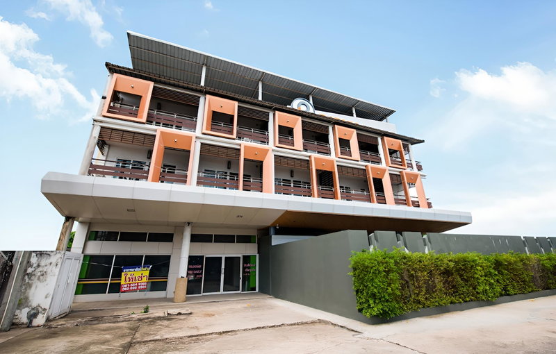 OYO 241 Ratana Hotel Sakdidet, Bataypora, Thailand