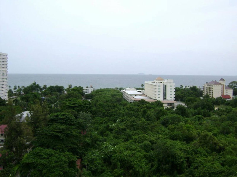 Jomtien Beach Condominium resort minimum stay 29 nights, Jomtien Beach, Thailand