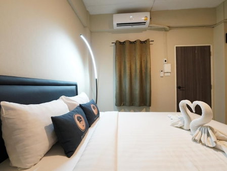 RQ Bangkok Huai Khwang by Collection O, Bangkok, Thailand