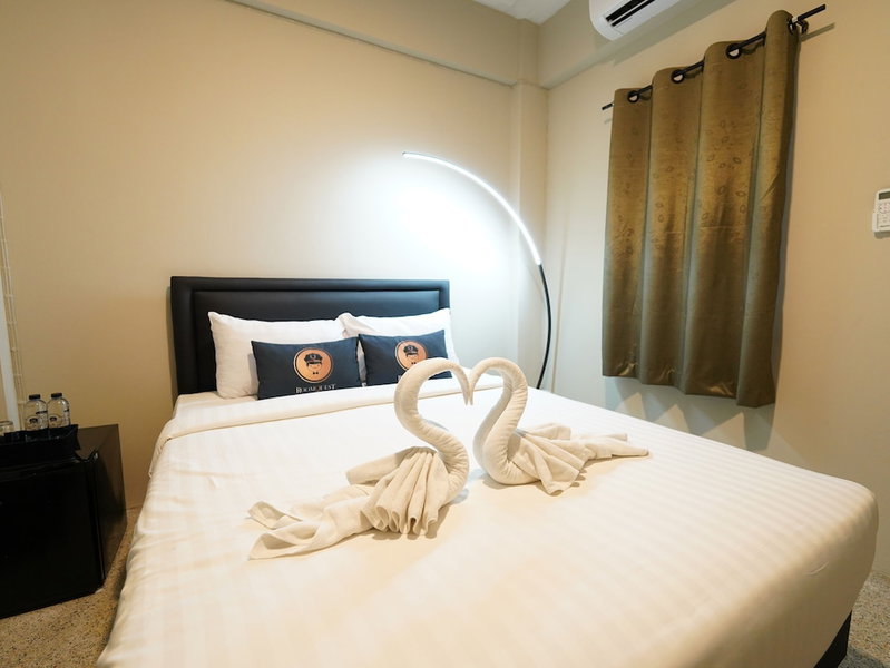 RQ Bangkok Huai Khwang by Collection O, Bangkok, Thailand