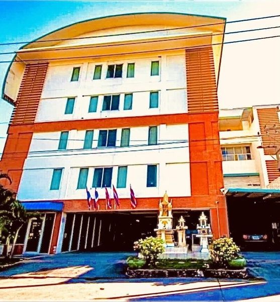 Navanakorn Aomsin Hotel near Big C Super, Khlong Luang, Thailand