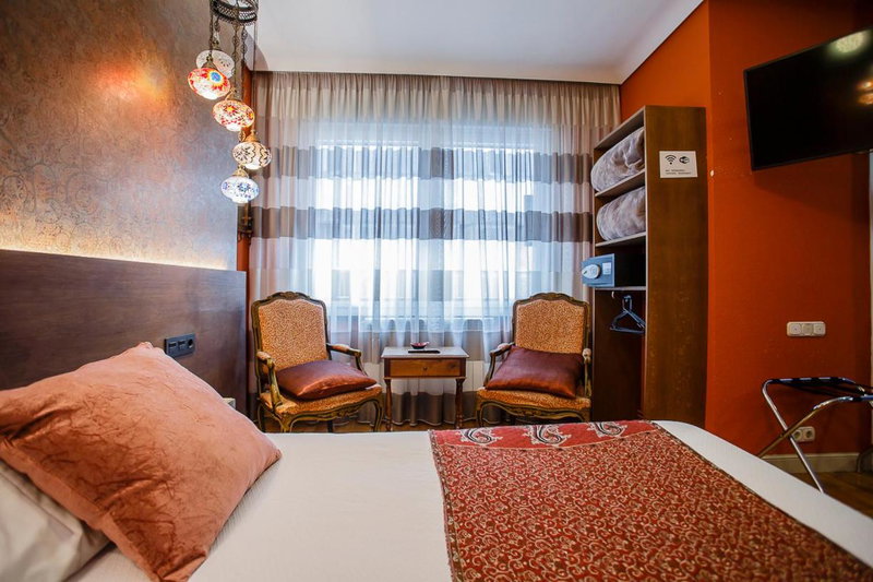 Hostal Rodas Pamplona, Pamplona, Spain