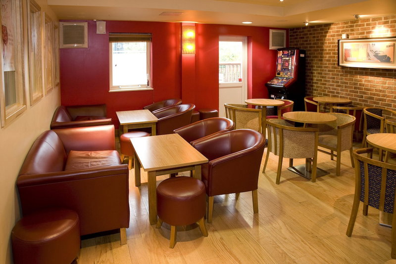 Premier Inn Heathrow Airport - M4/J4, Hayes, United Kingdom
