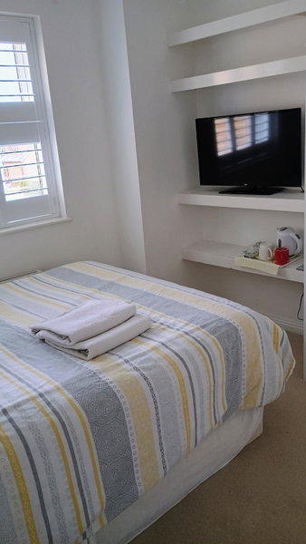 BIENVENUE in NEWHAVEN Luxury superking OR standard OR budget rooms, Newhaven, United Kingdom