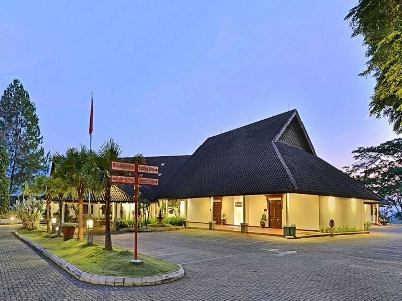 Grand Whiz Hotel Trawas Mojokerto, Trawas, Indonesia