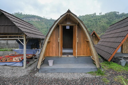Volcano Cabin Batur RedPartner, Baturaja, Indonesia