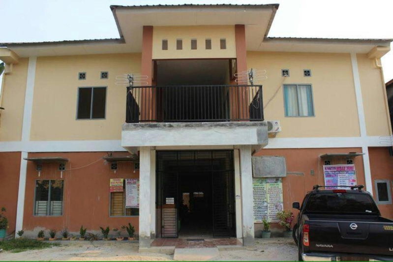 Penginapan Syariah, Parit, Indonesia