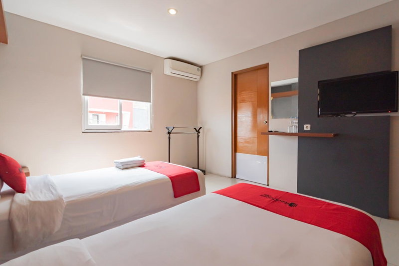 RedDoorz Plus @ Dago Pojok 3, Bandung, Indonesia