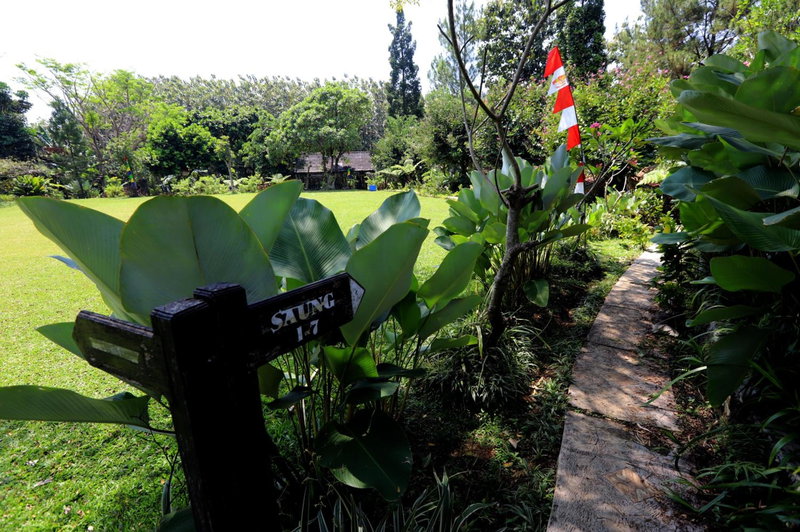 Katumbiri Resort and Villa by Tripletree, Bogor, Indonesia
