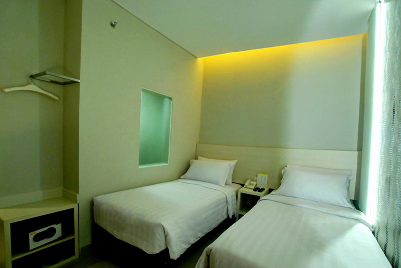 Vio Westhoff, Bandung, Indonesia