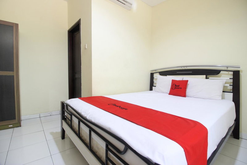 RedDoorz near RS Sarjito Yogyakarta 2, Yogyakarta, Indonesia