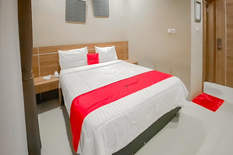 RedDoorz Premium @ Griya Inkoppabri Cisarua Puncak, Bogor, Indonesia