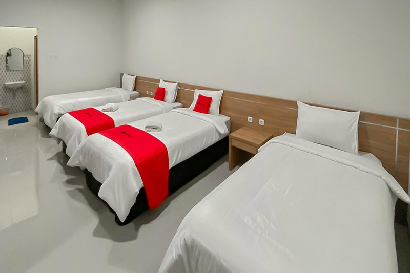 RedDoorz Premium @ Griya Inkoppabri Cisarua Puncak, Bogor, Indonesia