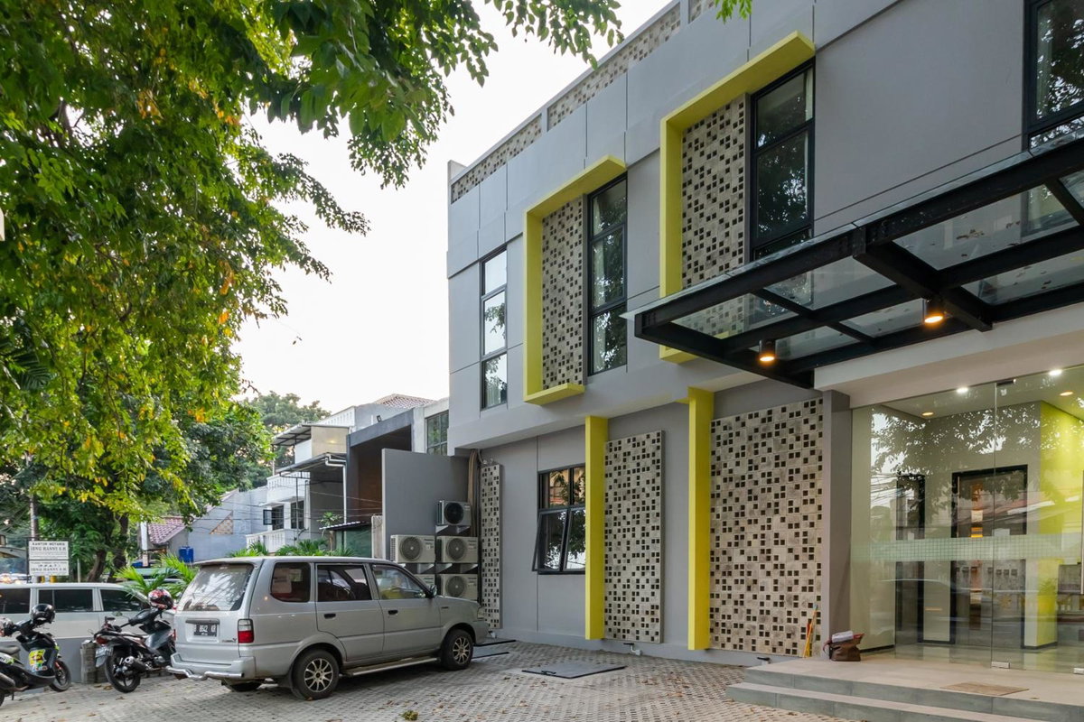 Hotel · RedDoorz Plus near Senayan City, Jakarta