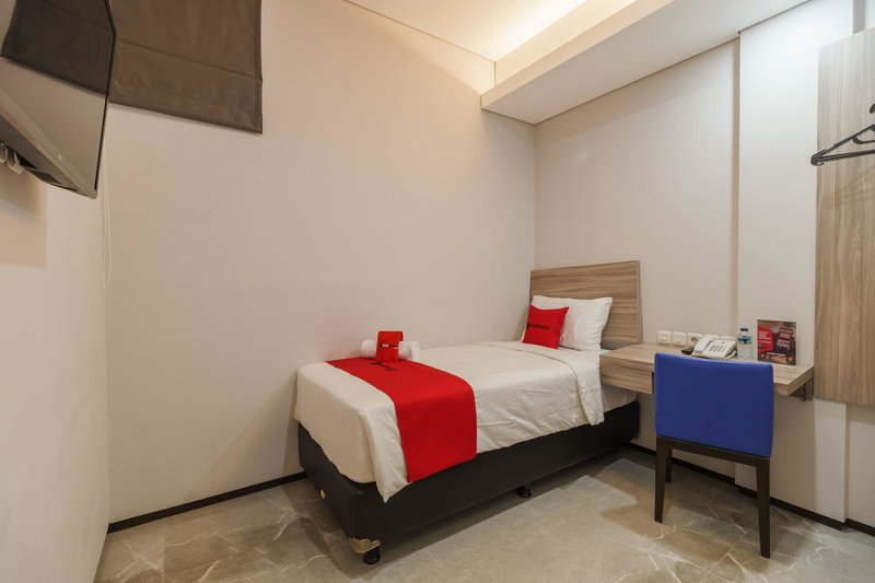 RedDoorz Plus near Senayan City, Jakarta, Indonesia