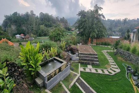 Onion Garden And Natural Hotspring, Kubupenlokan, Indonesia