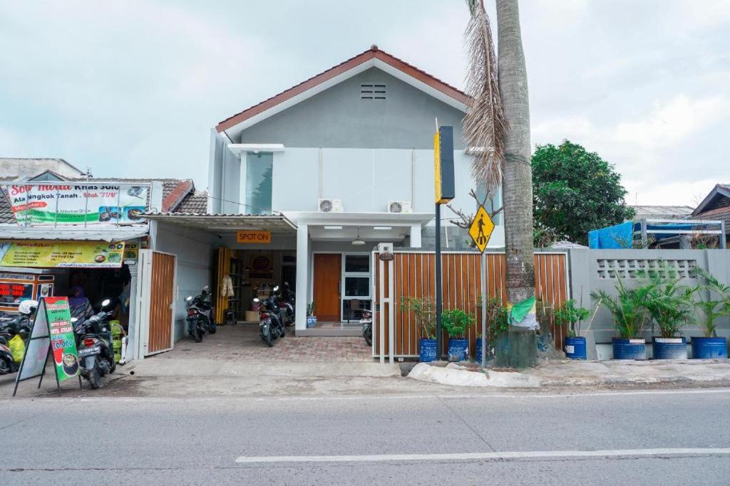Hotel · Rumah Teteh Syariah, Bandung