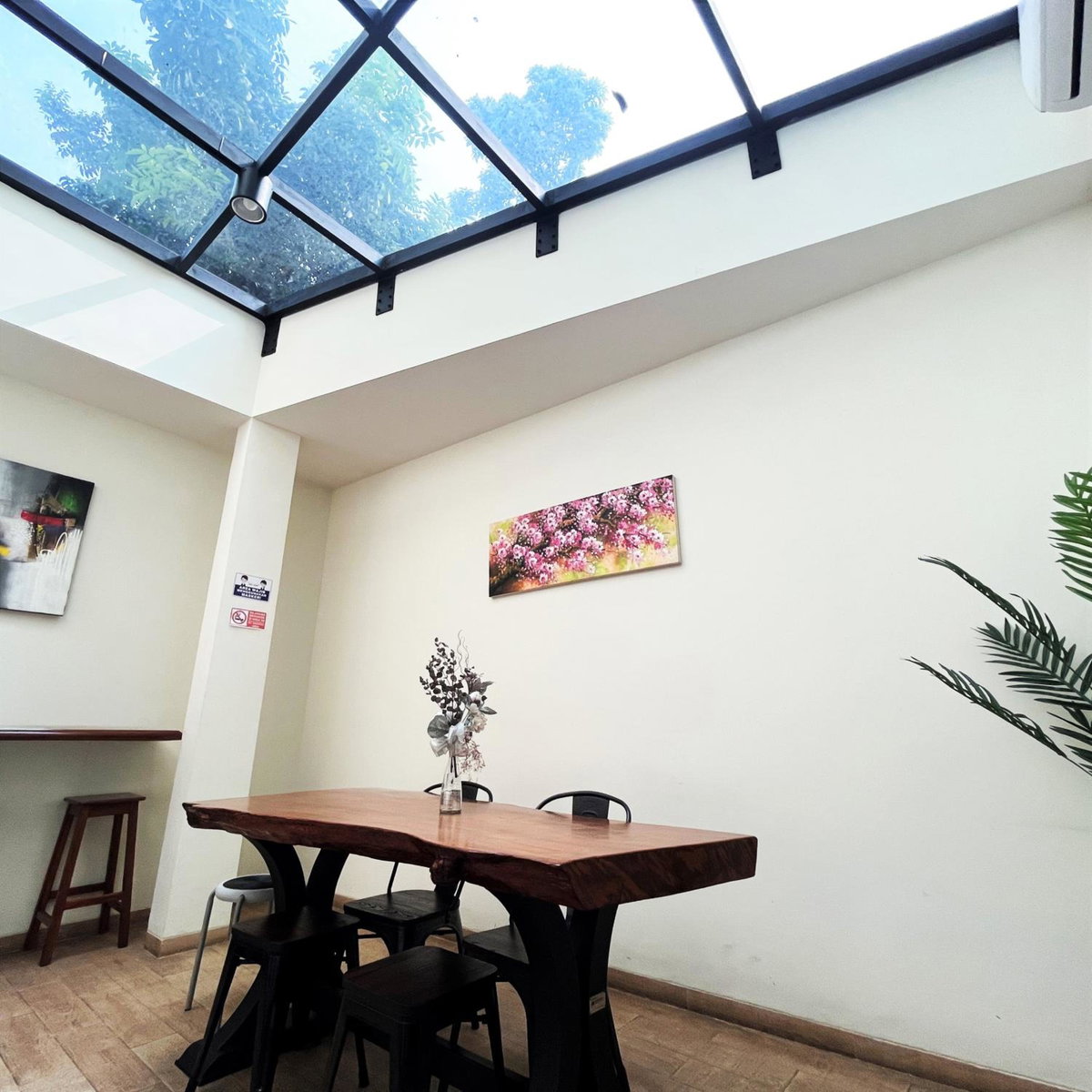 Hotel · The Home Srengseng, Jakarta