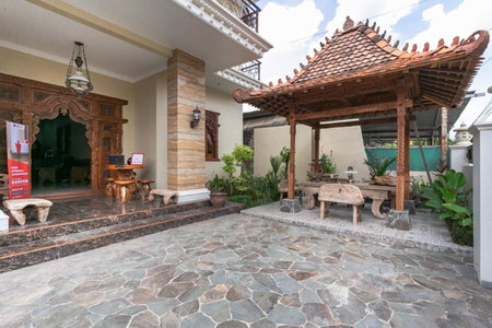RedDoorz Syariah near Exit Toll Banyumanik Semarang, Srondolwetan, Indonesia