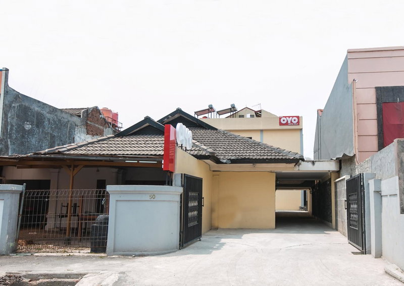 Super OYO Capital O 133 Griya Ciaji, Jakarta, Indonesia