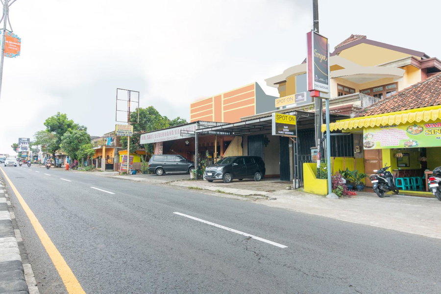 Hotel O Safira Family Residence Syariah, Lawang, Indonesia