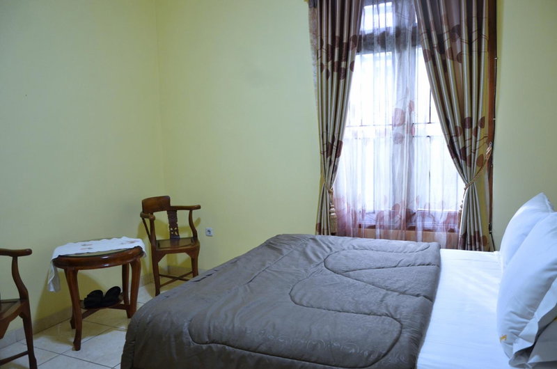 Rumah Kuning Bandung, Bandung, Indonesia