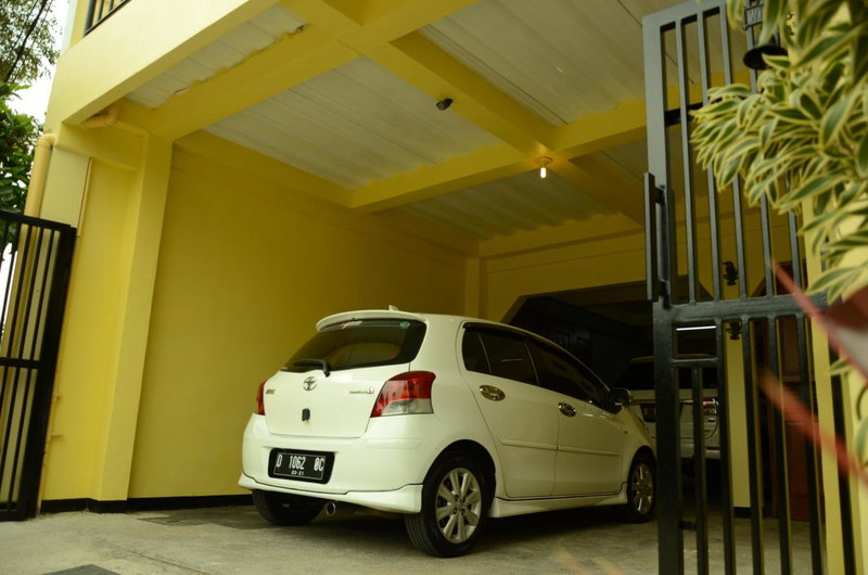 Rumah Kuning Bandung, Bandung, Indonesia