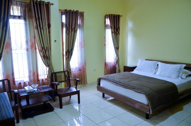 Rumah Kuning Bandung, Bandung, Indonesia
