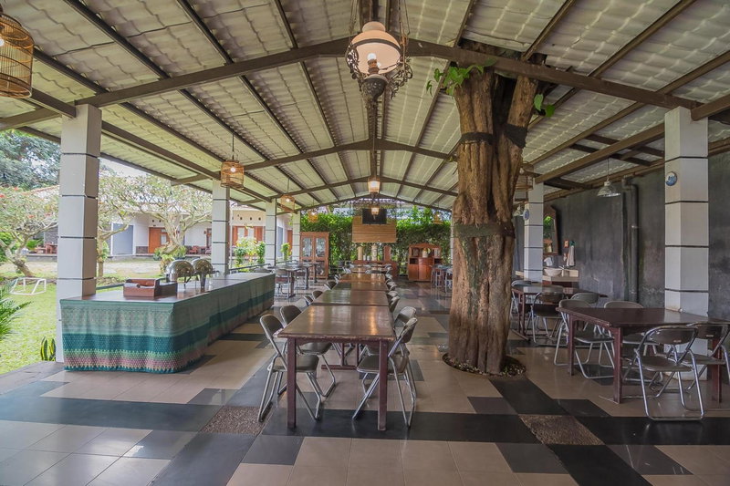 Yehezkiel Hotel Lembang Mitra RedDoorz, Bandung, Indonesia
