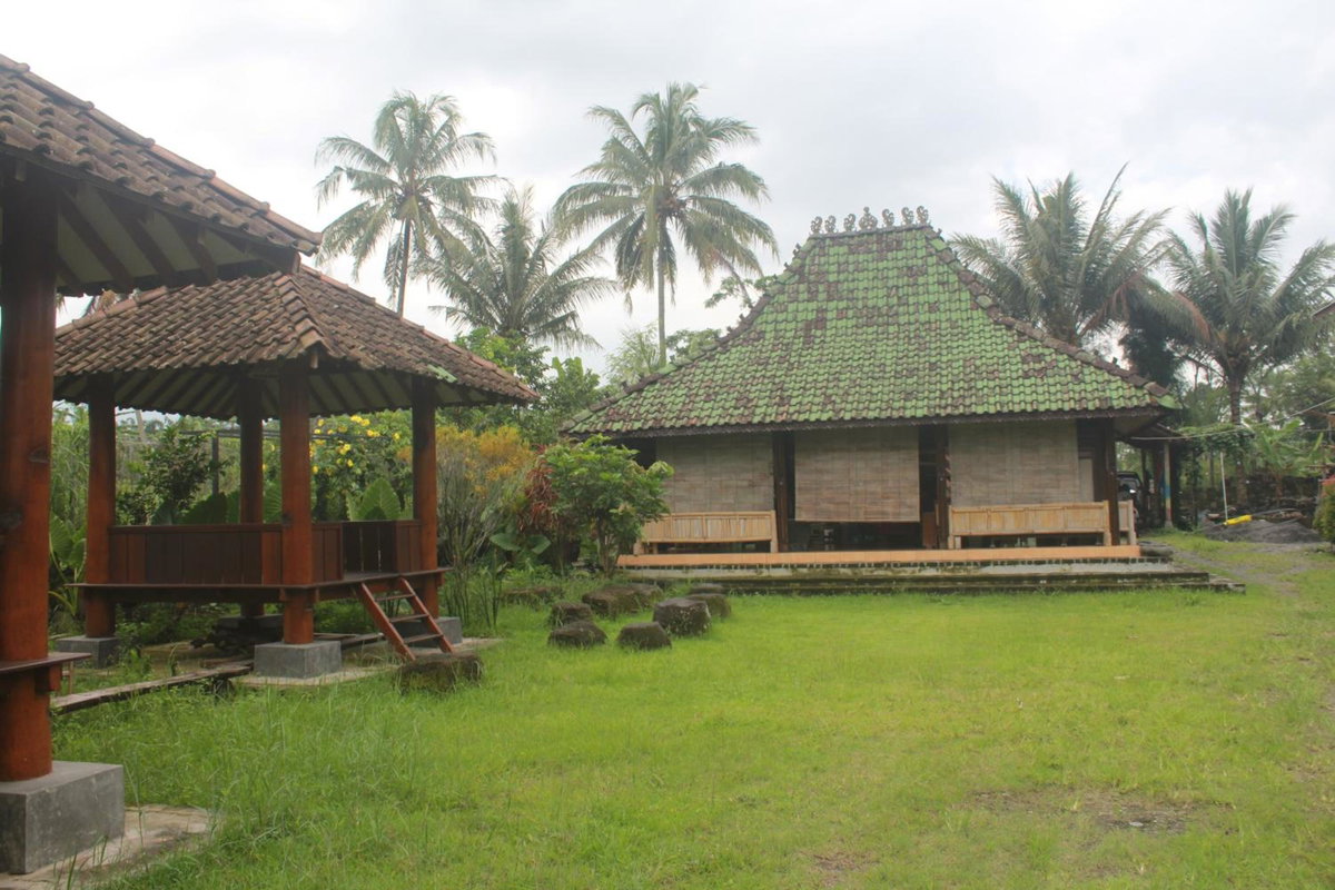 Hotel · JOGLO Greenhouse, Ngemplak