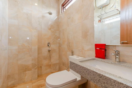 RedDoorz Plus @ CBD Bintaro, Peladen, Indonesia