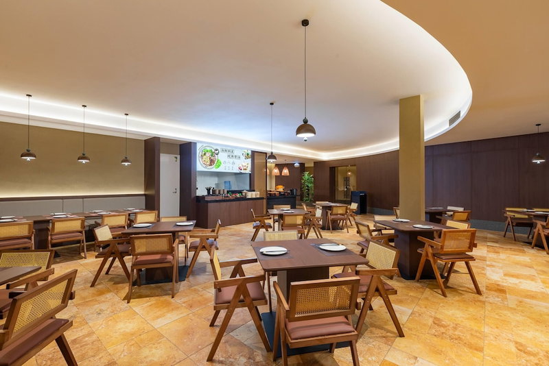 Days Inn By Wyndham Liupanshui Railway Station, Liupanshui, China