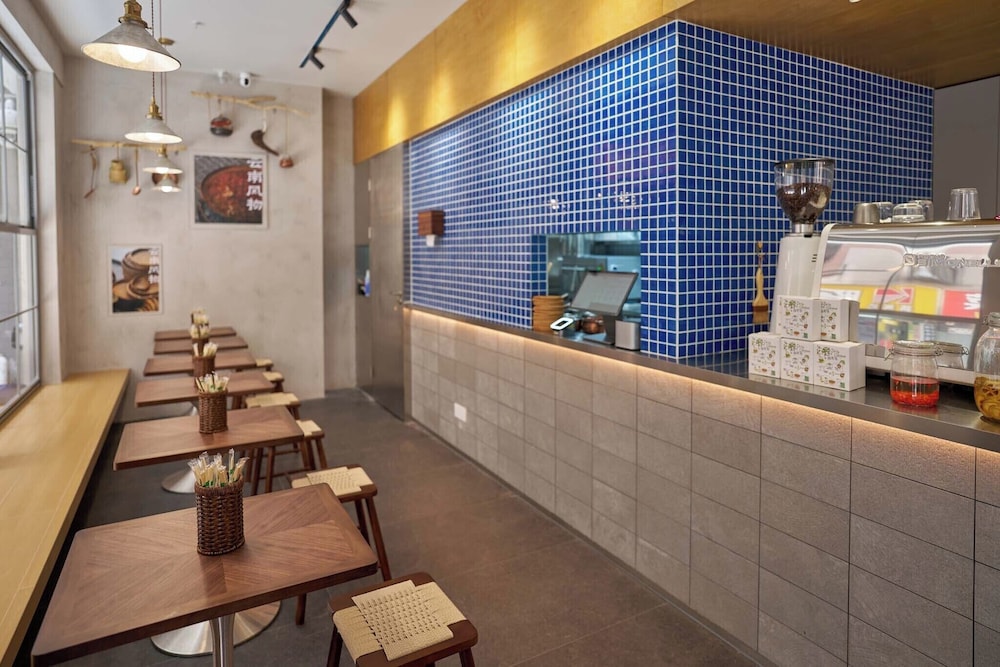 Hotel · Tiaohai Living Youth Hotel, Shenzhen