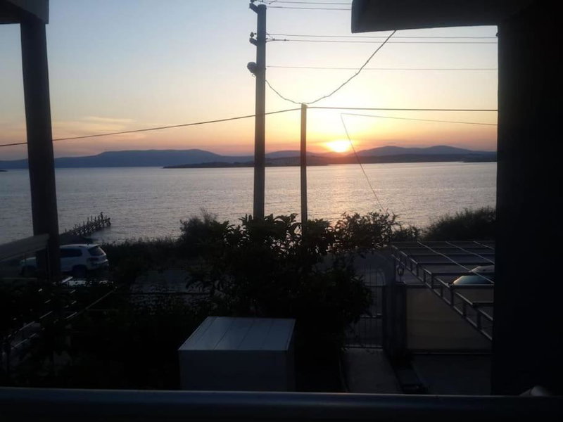 SUNSET-Denize sıfır konumda, eşyalı yazlık, Seferihisar, Turkey