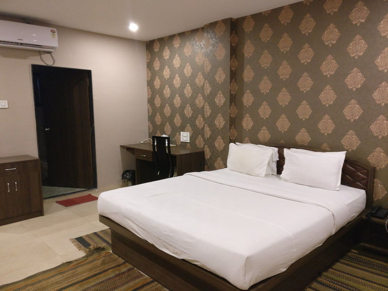 Hiranya Resorts, Chhatrapati Sambhajinagar, India