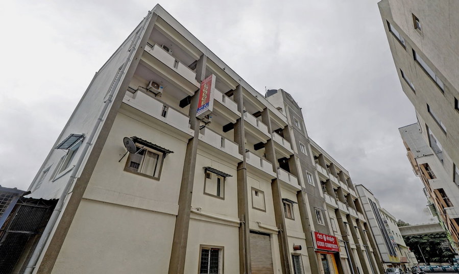 Guru Comfort, 100 m from Apollo Hospital, Bengaluru, India