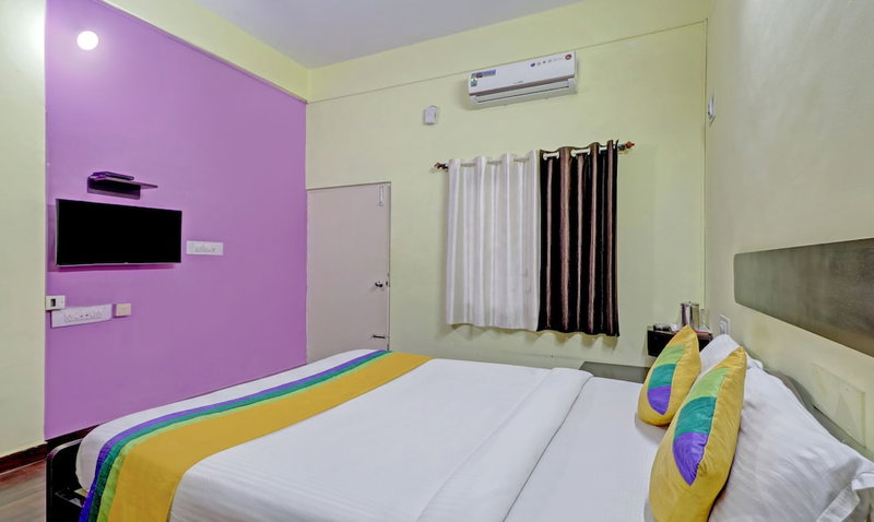 Guru Comfort, 100 m from Apollo Hospital, Bengaluru, India