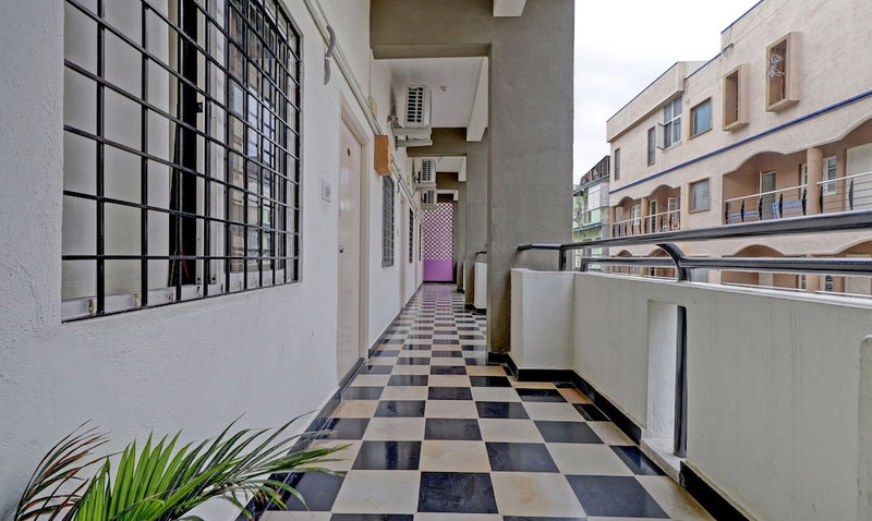 Guru Comfort, 100 m from Apollo Hospital, Bengaluru, India