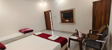 Goroomgo Mateshwari Palace Ayodhya, Faizabad, India