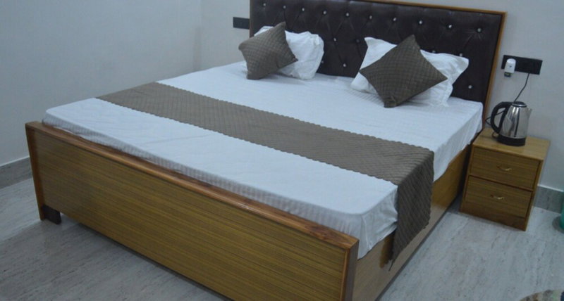 Goroomgo Mateshwari Palace Ayodhya, Faizabad, India