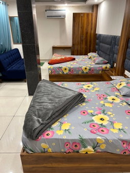 Divya Hotel, Rishīkesh, India