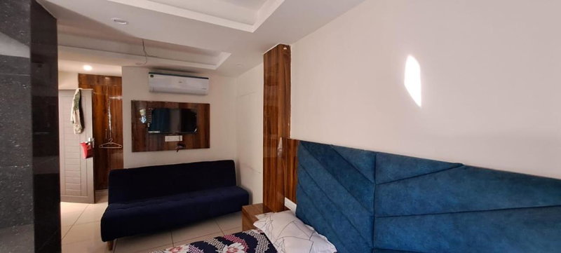 Divya Hotel, Rishīkesh, India