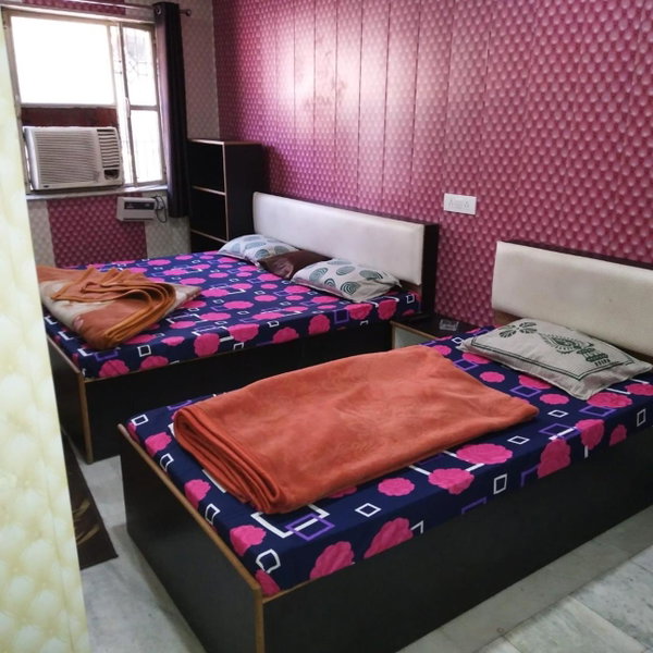 Divya Hotel, Rishīkesh, India
