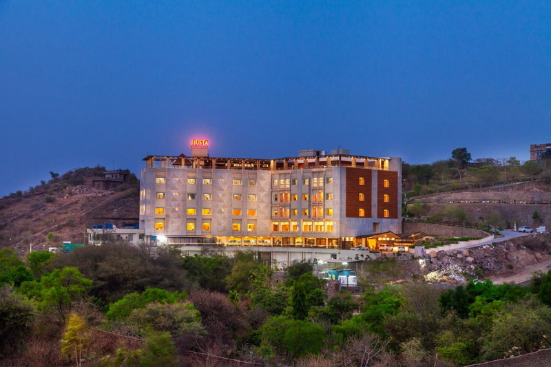 juSTa Luxe Sajjangarh Resort & Spa, Udaipur, Udaipur, India